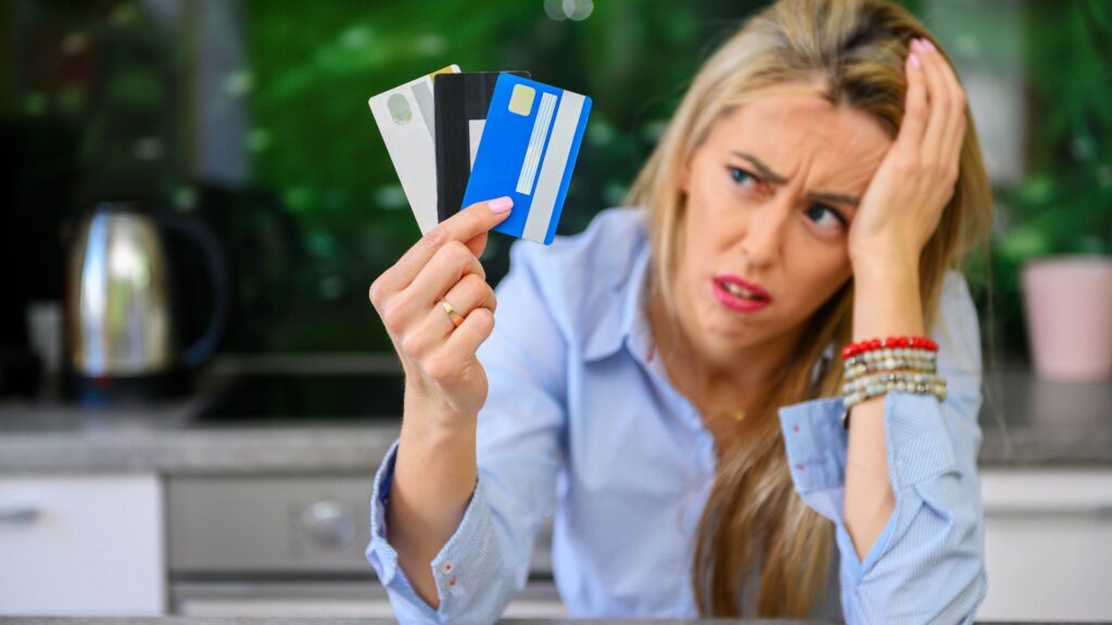 PORQUE O CARTÃO DE CRÉDITO PODE SER PERIGOSO