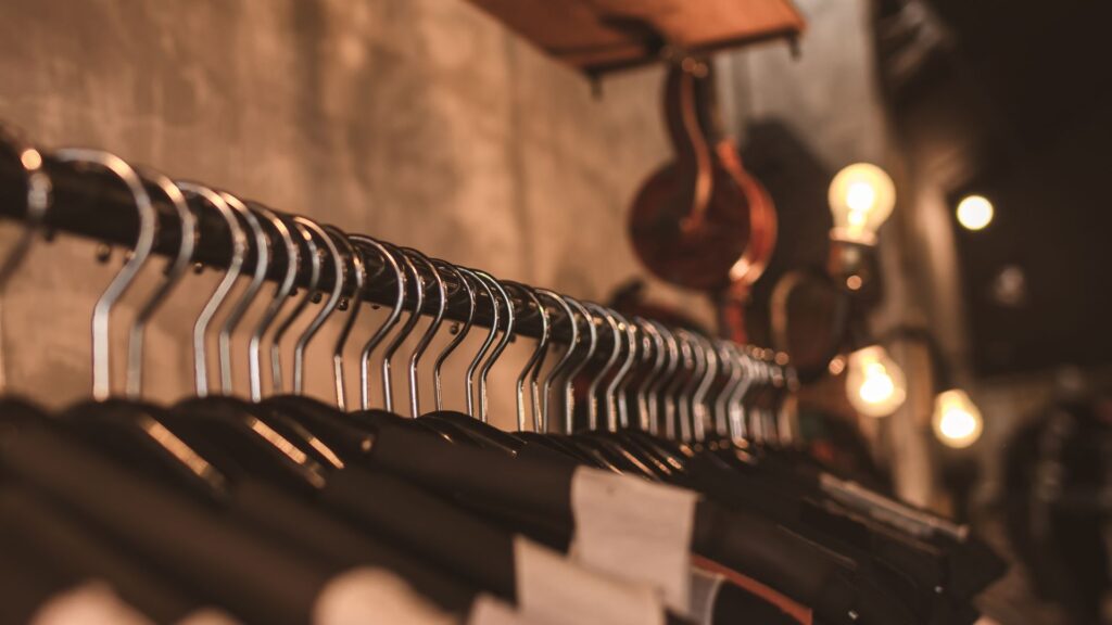 COMPRAR ROUPAS COM CONSCIÊNCIA