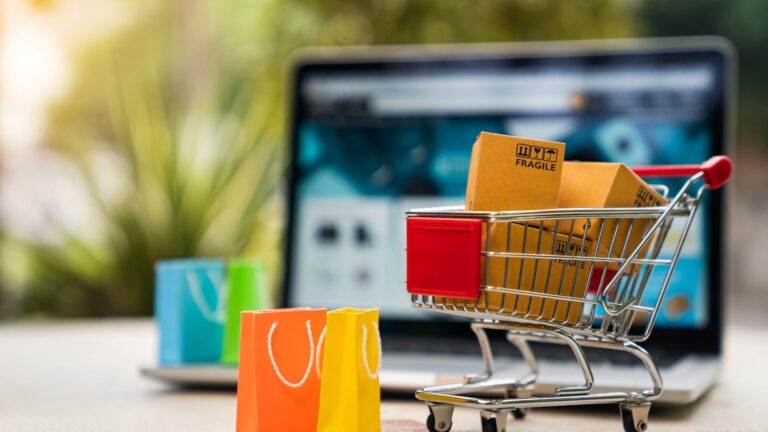Como Criar um Negócio Online com Baixo Investimento em 2025
